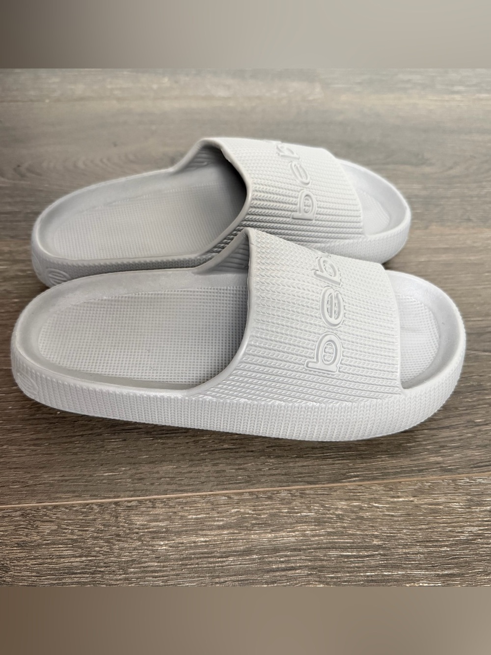 Bebe White Cloud Slide Sandals Textured Logo Women’s 7 Comfort Pool Shower Beach - Picture 3 of 7